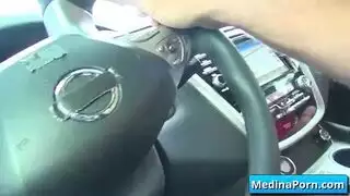 امرأة ناضجة كبيرة في السن مع شاب زبه سمين يقطعها