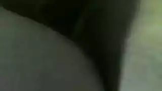 تدفق السوائل: الأميرة العربية منقوعة في سوائلها الخاصة