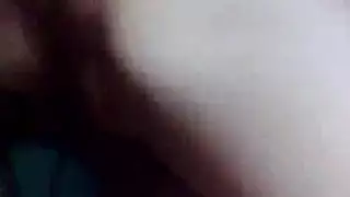 عربية ذات أثداء كبيرة تفتح فرجها للكاميرا الإباحية