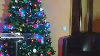 عاهرة شقراء ورجلها يتبادلان الشركاء في حفلة جنس صريح بالنادي الليلي