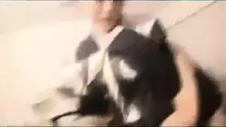 جلسة نكاح ثلاثي بينما ينام الأهل في الغرفة المجاورة