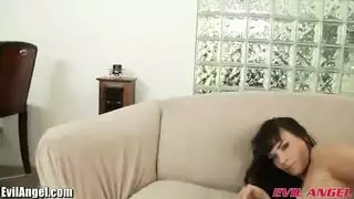 تيم ثنائي عنيف: جلسة نيك جماعي قاسية مع شقراء ممحونة