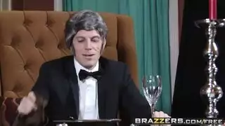 زوجة مدللة تتلقى ضربات شغف طوال الليل