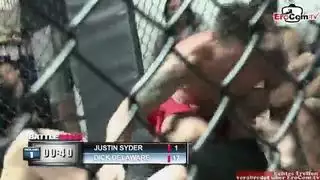 قبلات و سكس عرب في السيارة