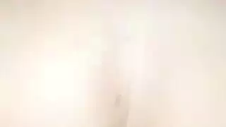 مُثْلَثة آنا الدهنية: ضرب غطاء المحرك