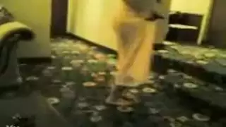 عاهرة عربية ذات مؤخرة ممتلئة تمارس الجنس بقوة