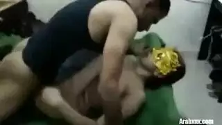 الكوافيره مع اتنين رجاله