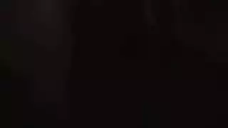 جلسة غرفة فندق: عاهرة سمراء تركب بقوة من أجل المال