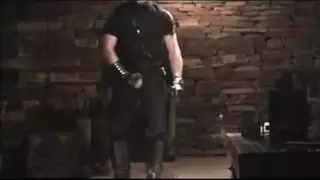 الرجل الأصلع يتعرض للجماع من صديقه عند دخول الزوجة