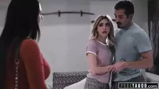 مشاهدة زوجين يمارسان الجنس تثير أنجيلا وايت؛ تتوسل لمص قضيب وأكل كس