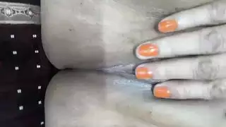 عاملة نظافة دور اللعب