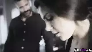 يختصبها جارها ويفشخ كسها