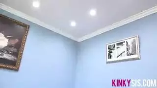 استراحة دراسة: حبيبتان تمارسان الجنس الشرجي المكثف
