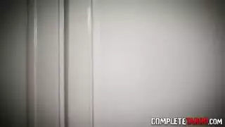 المراهقة الشقراء سييرا لين جائعة للقضيب والنكاح الخشن